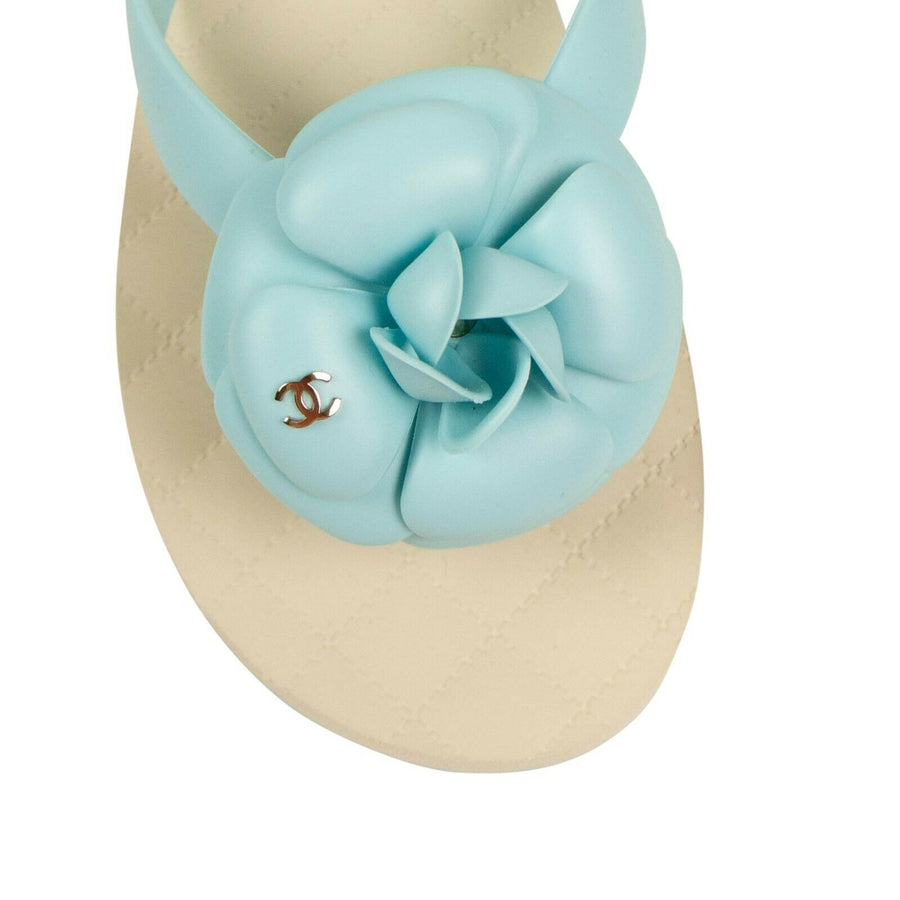 Flower Quilted Flip Flop Sandals - Blue / Ivory