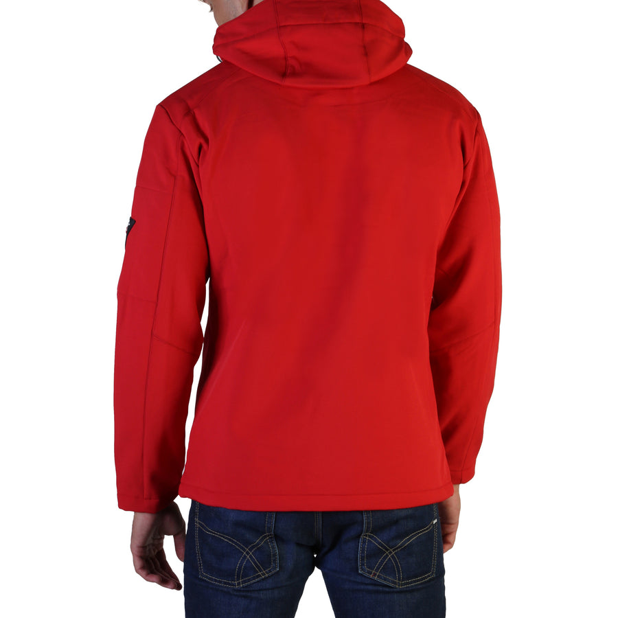 Geographical Norway - Tichri_man_red