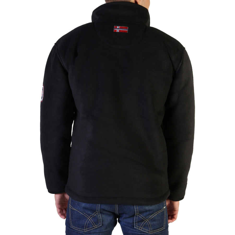 Geographical Norway - Usine_man_black-dgrey