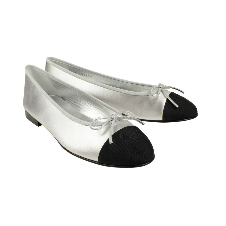 Laminated Goatskin And Grosgrain Ballet Flat - Silver / Black