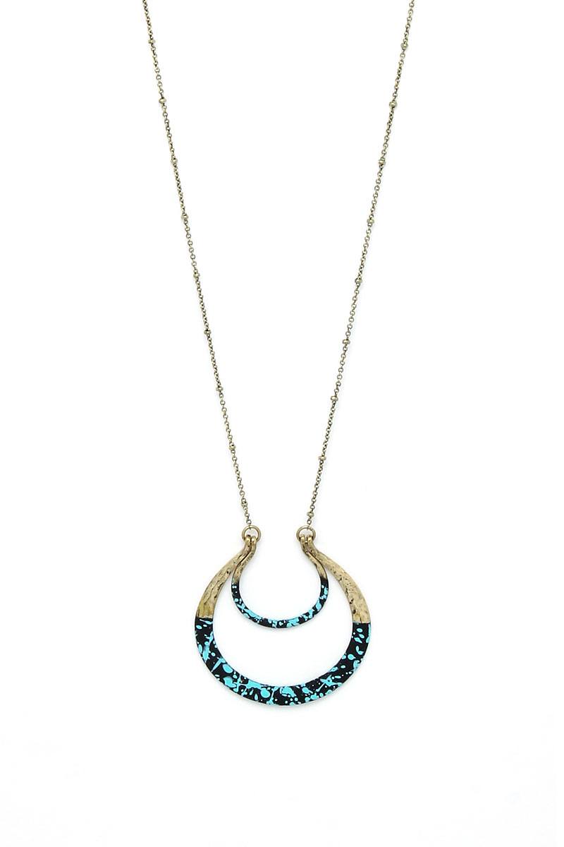 Movable horse shoe long necklace