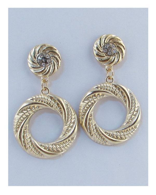 Circle drop earrings