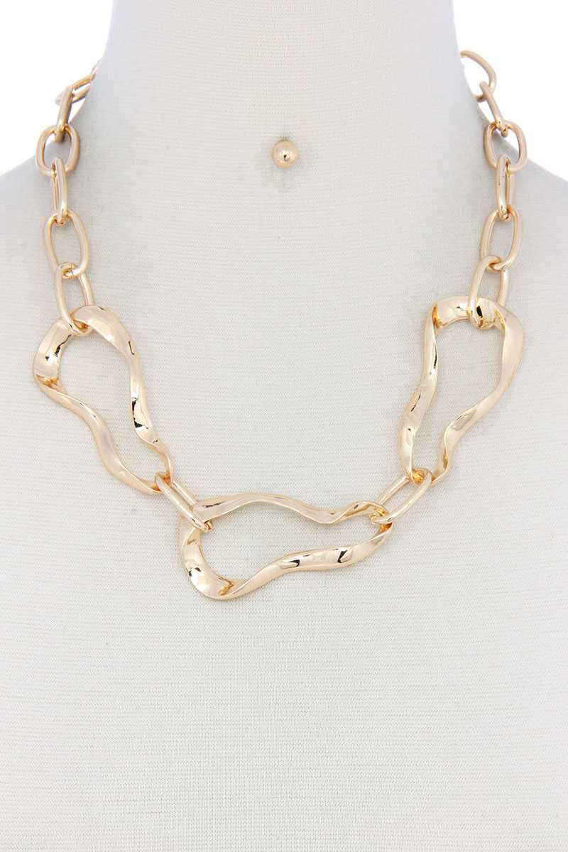 Bent Oval Shape Necklace