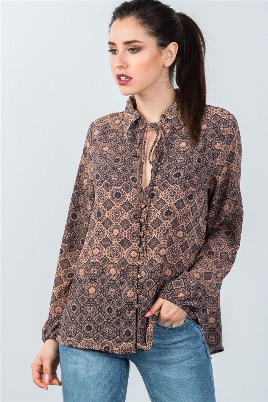 Ladies fashion front key hole button down mix print tie-neck blouse