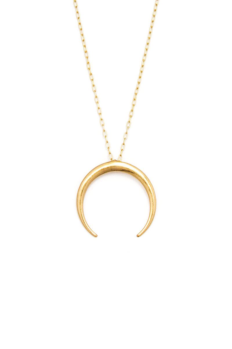 Fashion Chic Crescent Moon Pendant Necklace