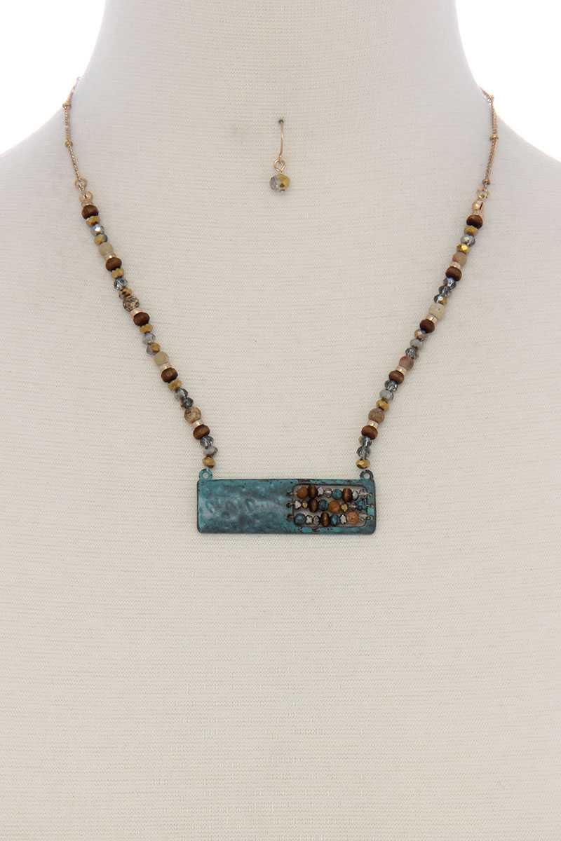 Patina rectangular shape open beaded pendant short necklace