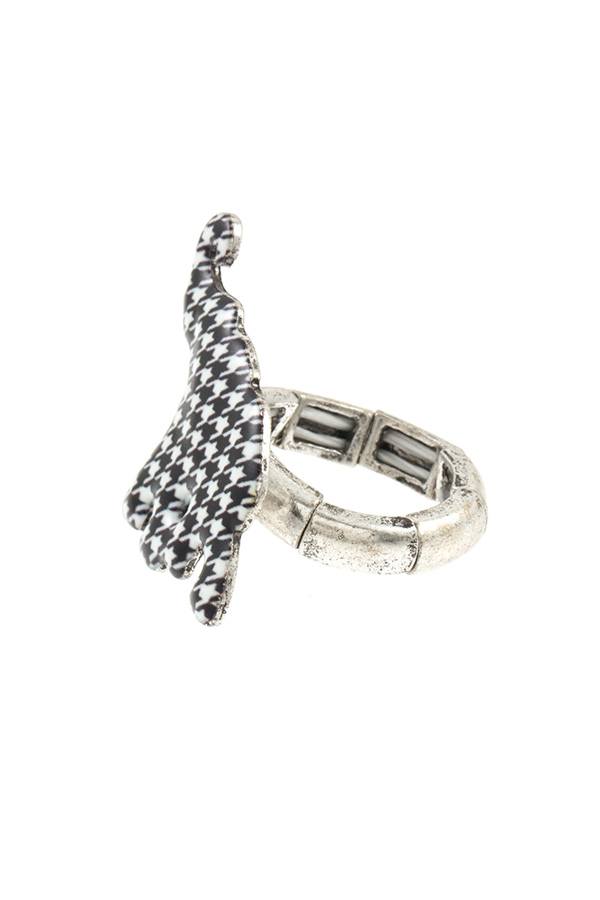 Hounds tooth pattern elephant ring