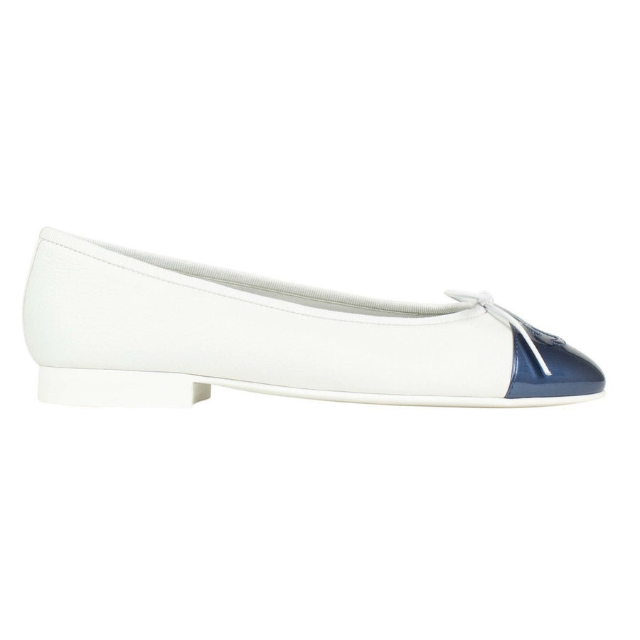 Pebbled Leather Cap Toe Flats - White / Blue