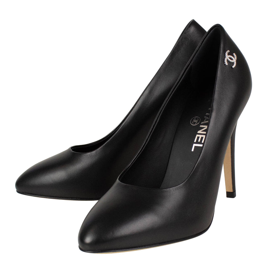 Lambskin Leather Logo Pumps - Black