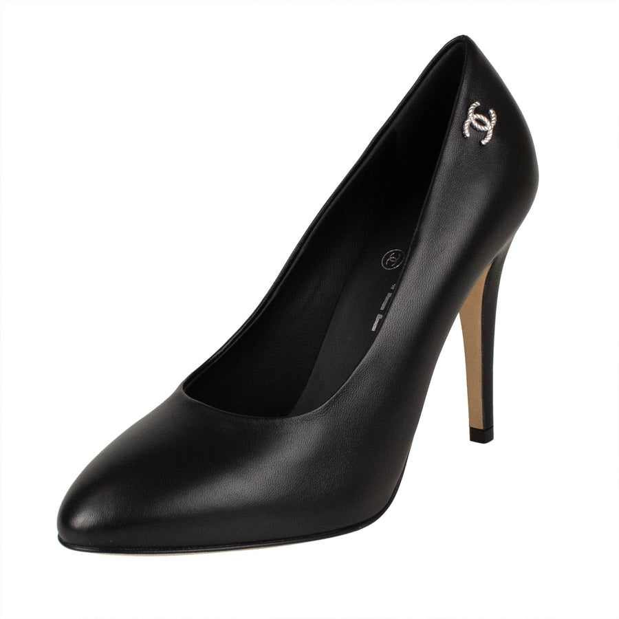 Lambskin Leather Logo Pumps - Black