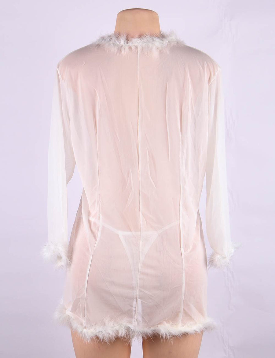 Queen White Perspective Sleepwear With Fur