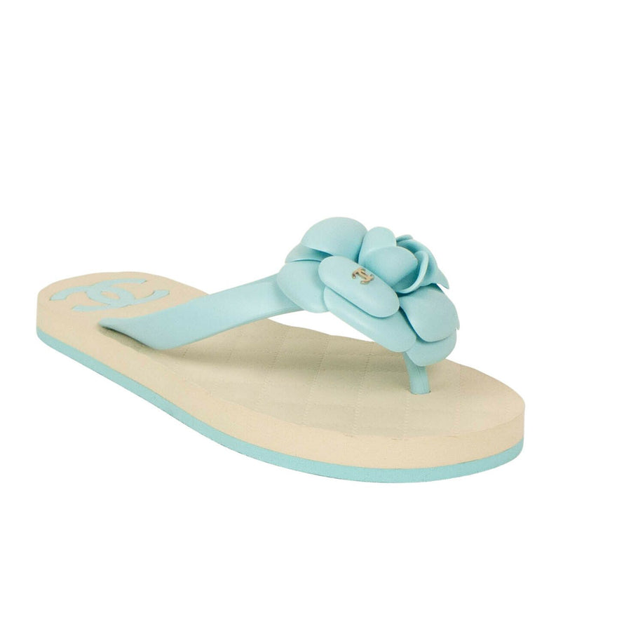 Flower Quilted Flip Flop Sandals - Blue / Ivory