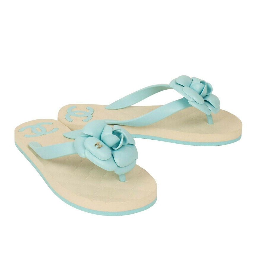 Flower Quilted Flip Flop Sandals - Blue / Ivory